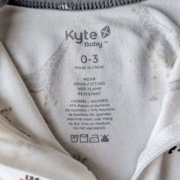 Kyte Baby Bamboo White Giraffe Print Double Zipper Footie Onesie 0-3M - Picture 5 of 6